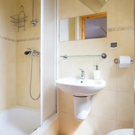 Ania Wynajem Pokoi Pansiyon *